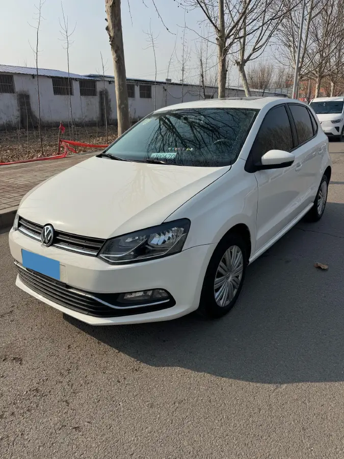 2016 Volkswagen Polo 1.6L 110HP L4 6AT