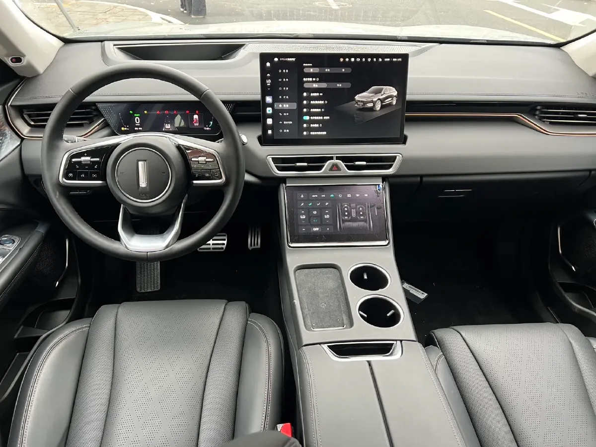 2024 WEY Mocha 1.5T 170HP L4 4DHT PHEV 35.04KWH,autocango,china used car exporter,china ev exporter,chinese used car exporter,chinese used ev exporter