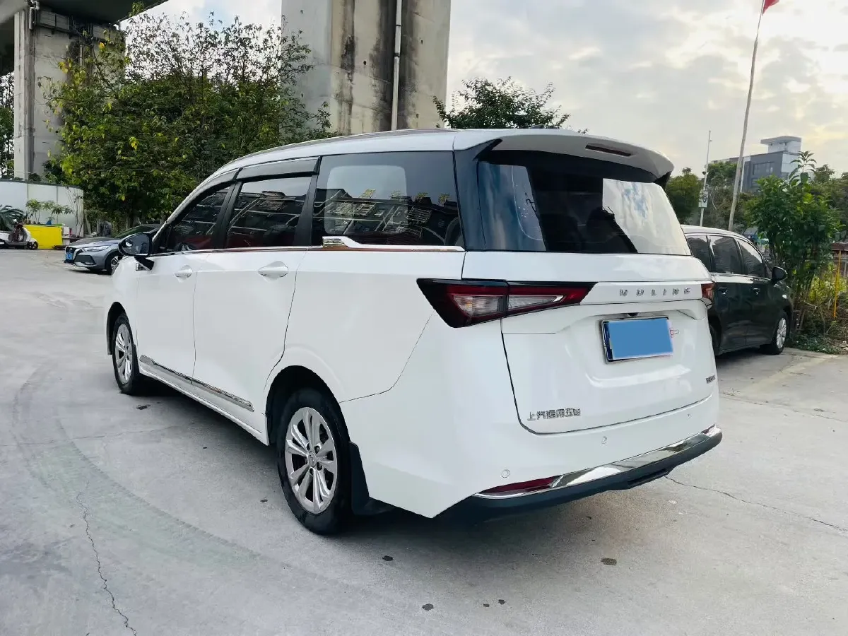 2022 WuLing JiaChen 1.5T 147HP L4 6MT,autocango,china used car exporter,china ev exporter,chinese used car exporter,chinese used ev exporter