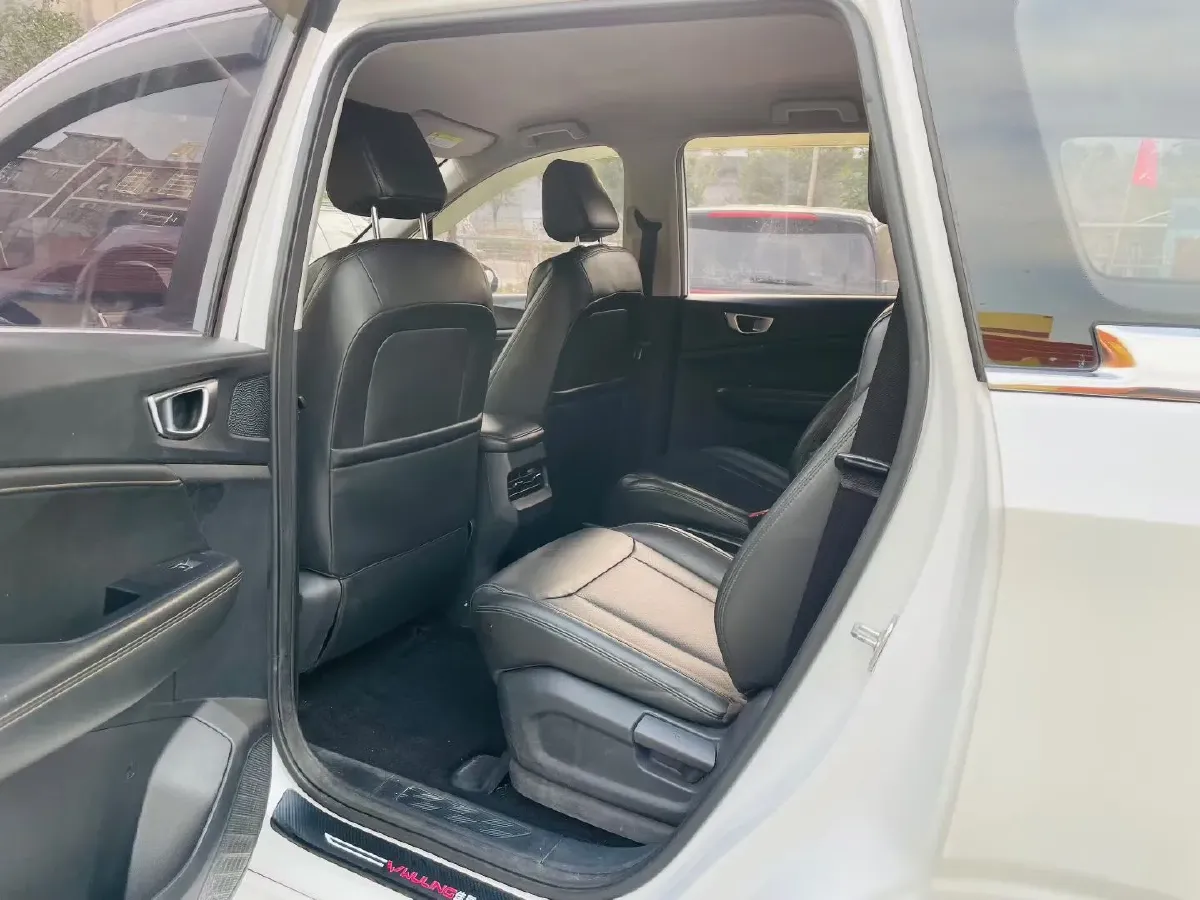 2022 WuLing JiaChen 1.5T 147HP L4 6MT,autocango,china used car exporter,china ev exporter,chinese used car exporter,chinese used ev exporter