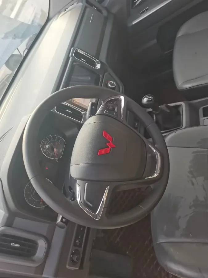 2021 WuLing ZhentTu 1.5L 99HP L4 5MT,autocango,china used car exporter,china ev exporter,chinese used car exporter,chinese used ev exporter