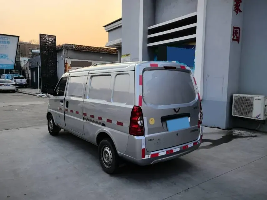 2021 SWM X2 1.5L 112HP L4 5MT,autocango,china used car exporter,china ev exporter,chinese used car exporter,chinese used ev exporter