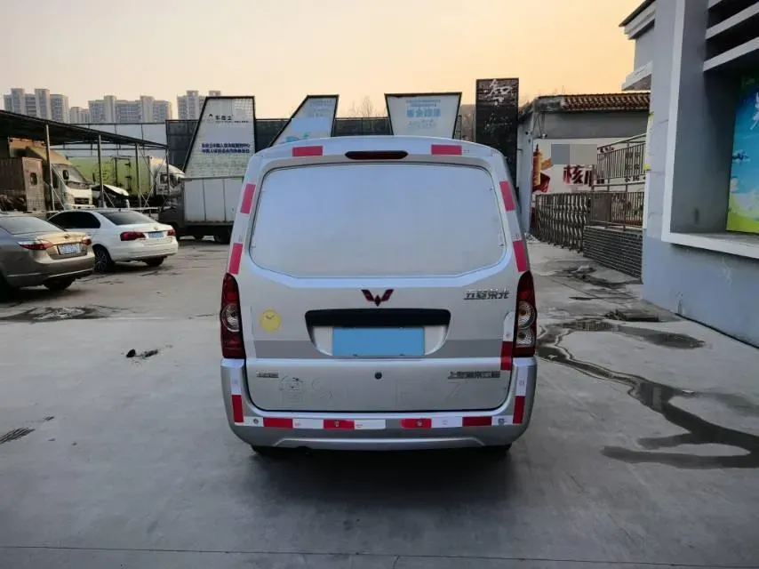 2021 SWM X2 1.5L 112HP L4 5MT,autocango,china used car exporter,china ev exporter,chinese used car exporter,chinese used ev exporter