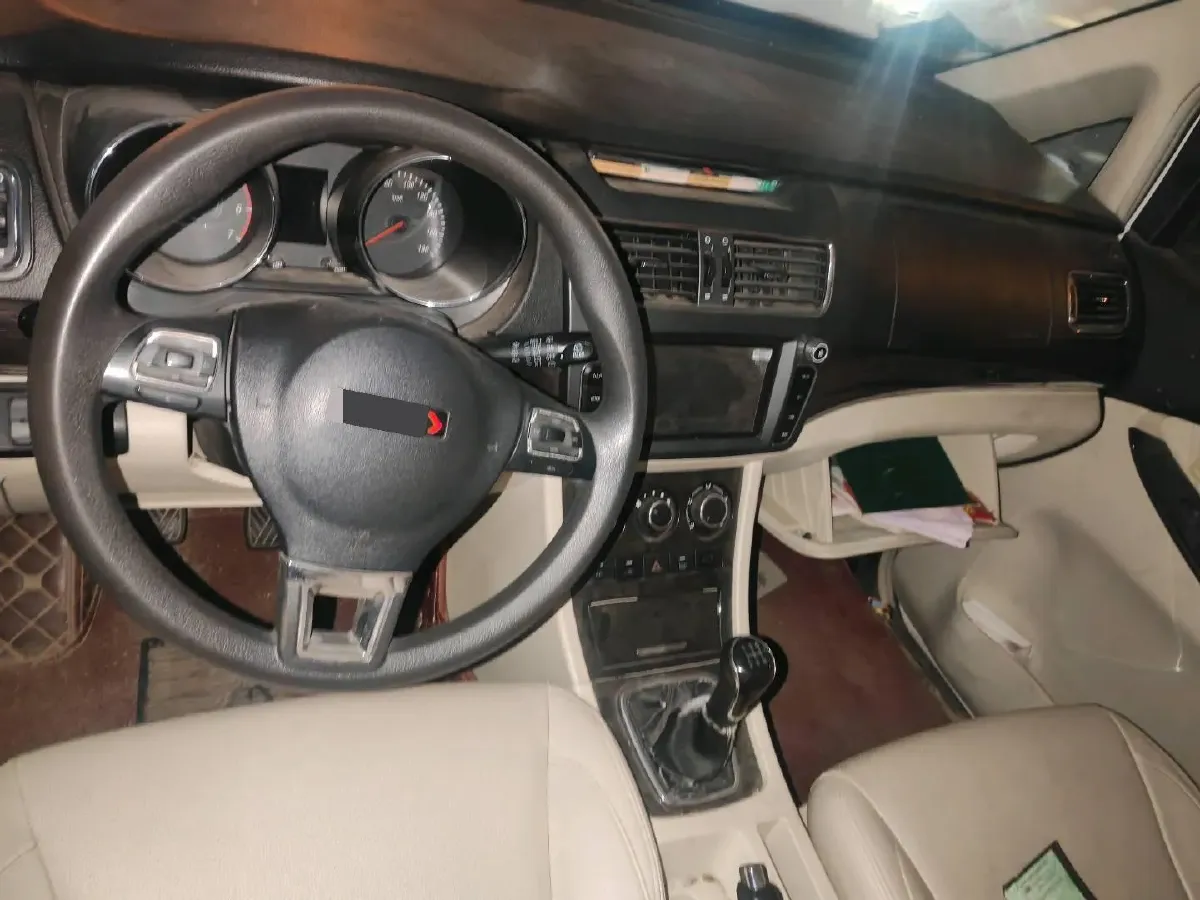 2018 Yema SiPaiKa 1.5L 112HP L4 5MT,autocango,china used car exporter,china ev exporter,chinese used car exporter,chinese used ev exporter