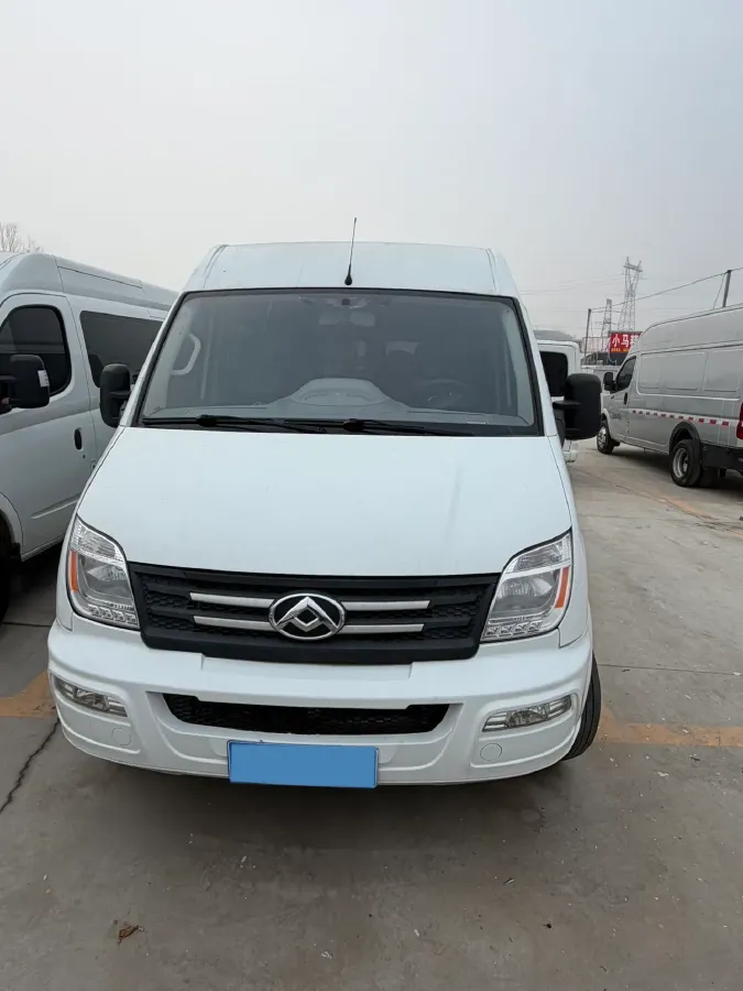 2021 MAXUS XinTu V80 2.0T 139HP L4 6MT,autocango,china used car exporter,china ev exporter,chinese used car exporter,chinese used ev exporter