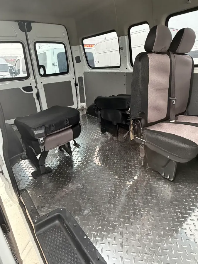 2021 MAXUS XinTu V80 2.0T 139HP L4 6MT,autocango,china used car exporter,china ev exporter,chinese used car exporter,chinese used ev exporter