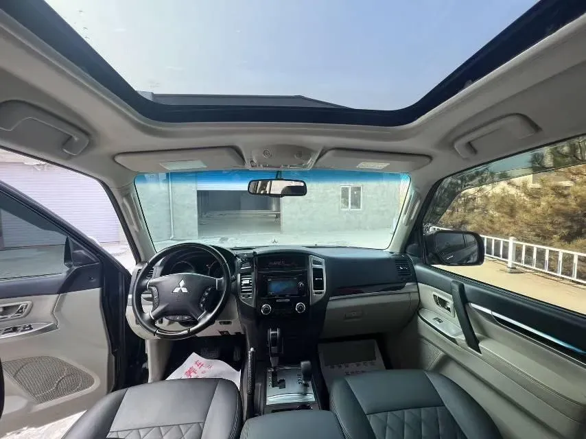 2017 Land Rover Range Rover Evoque 2.0T 241HP L4 9AT,autocango,china used car exporter,china ev exporter,chinese used car exporter,chinese used ev exporter