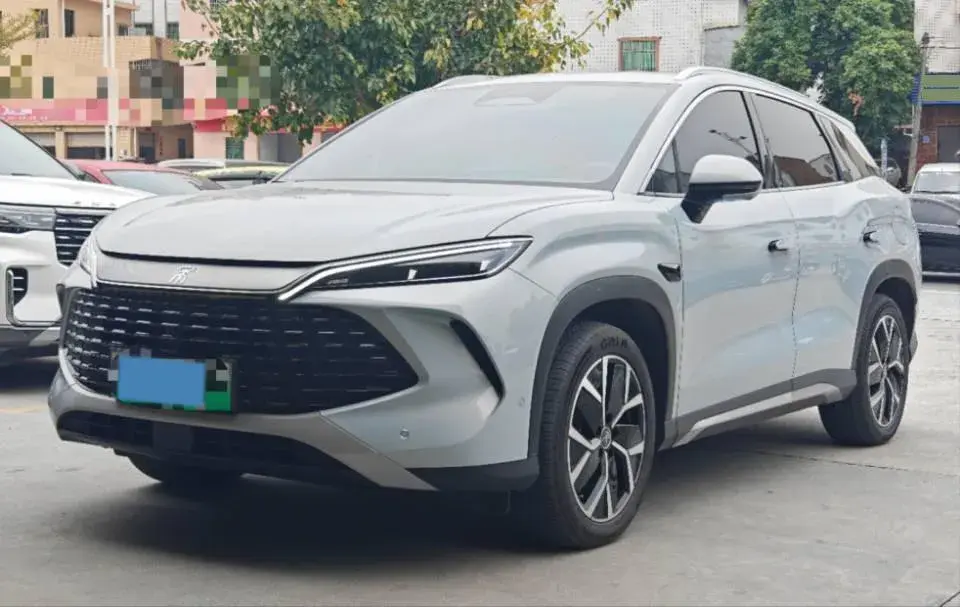 2025 BYD SongL DM-i 1.5L 101HP L4 E-CVT PHEV 26.6KWH