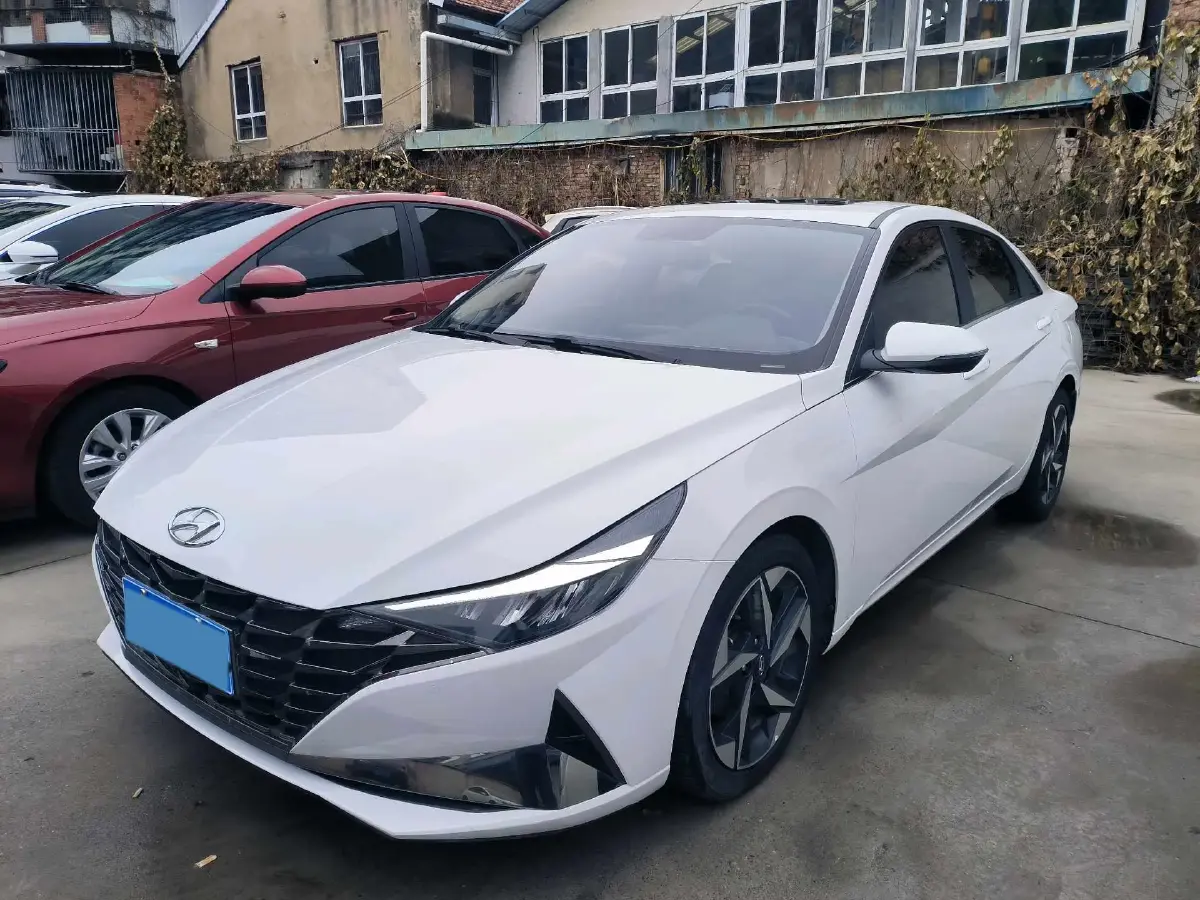 2022 Hyundai Elantra 1.5L 115HP L4 CVT