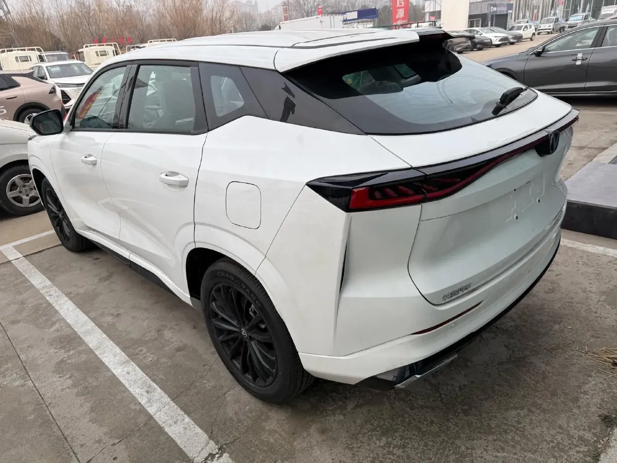 2024 ChangAn UNI-Z 1.5L 98HP L4 E-CVT PHEV 18.4KWH,autocango,china used car exporter,china ev exporter,chinese used car exporter,chinese used ev exporter