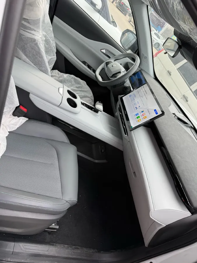 2024 ChangAn UNI-Z 1.5L 98HP L4 E-CVT PHEV 18.4KWH,autocango,china used car exporter,china ev exporter,chinese used car exporter,chinese used ev exporter