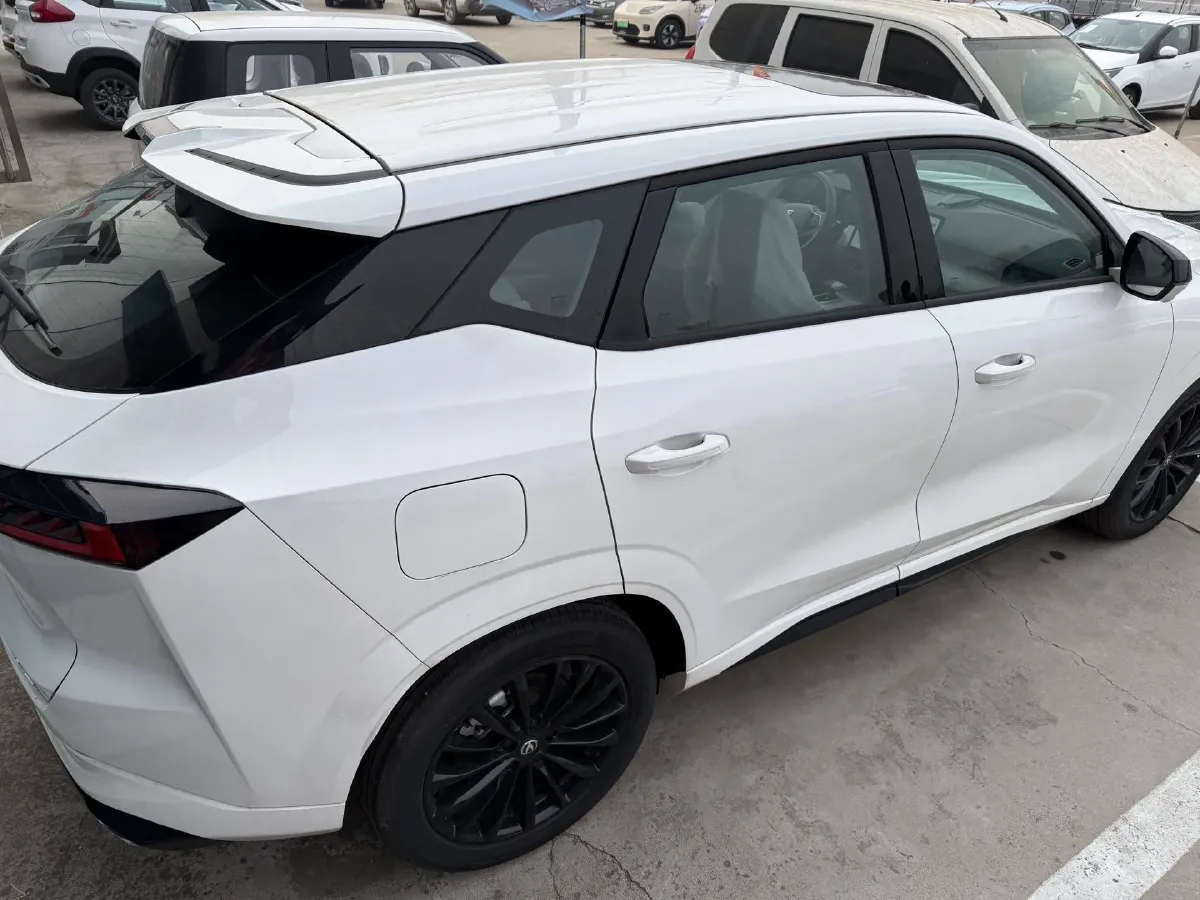 2024 ChangAn UNI-Z 1.5L 98HP L4 E-CVT PHEV 18.4KWH,autocango,china used car exporter,china ev exporter,chinese used car exporter,chinese used ev exporter