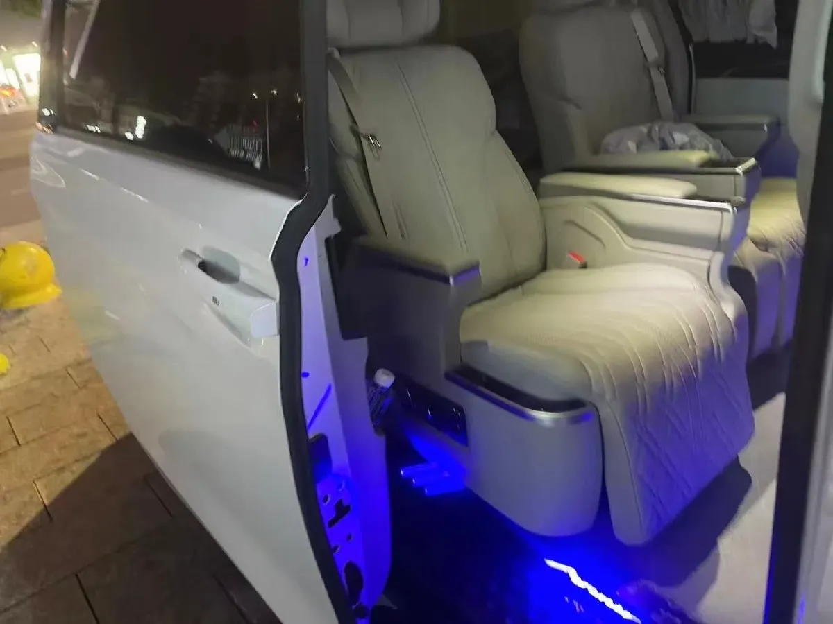 2021 Buick GL8 2.0T 237HP L4 9AT,autocango,china used car exporter,china ev exporter,chinese used car exporter,chinese used ev exporter