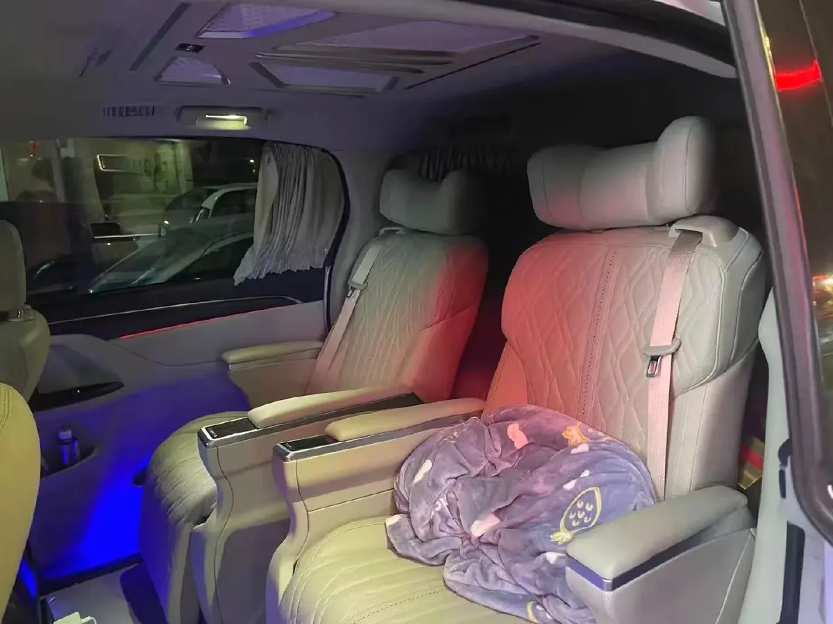 2021 Buick GL8 2.0T 237HP L4 9AT,autocango,china used car exporter,china ev exporter,chinese used car exporter,chinese used ev exporter