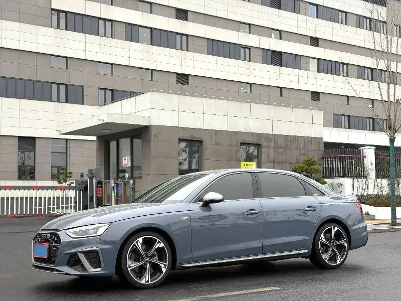 2022 Audi A4L 2.0T 190HP L4 7DCT