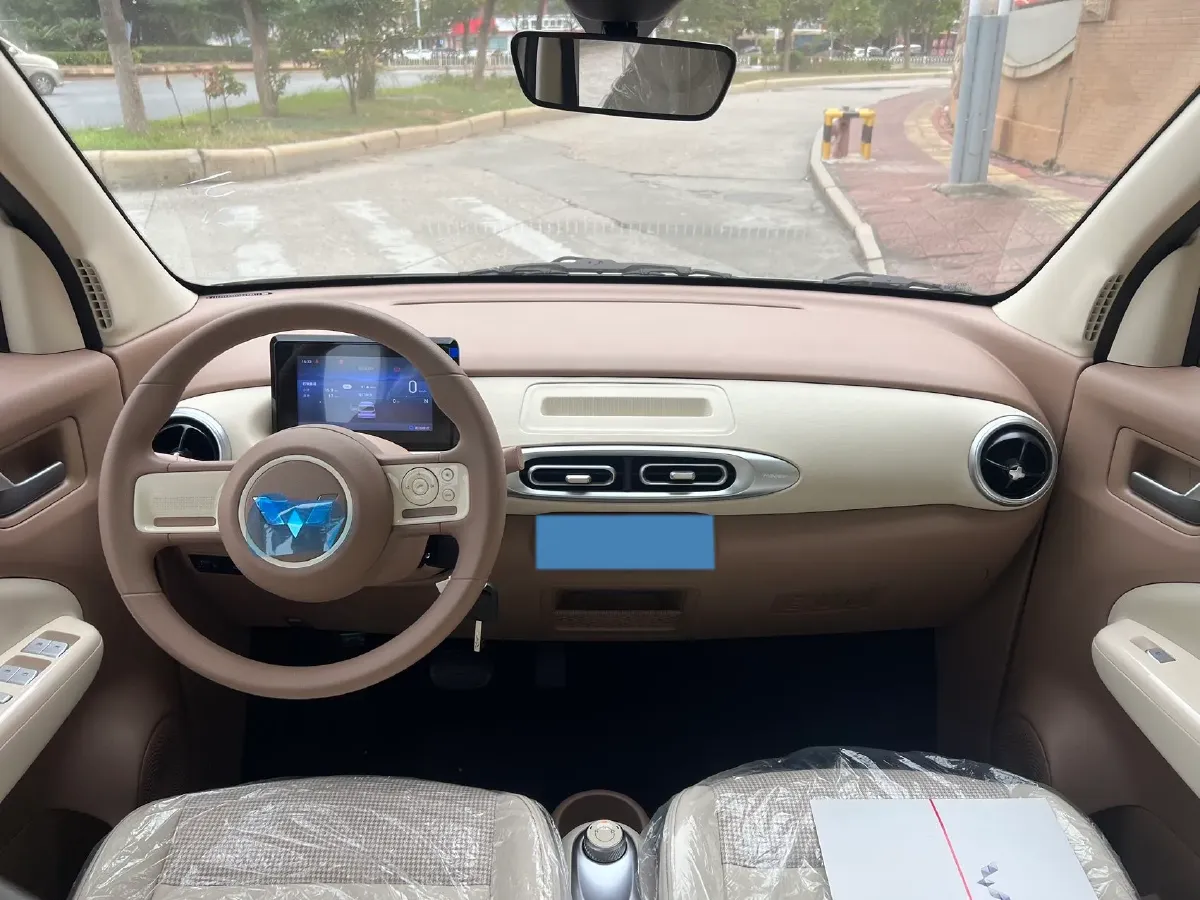 2025 WuLing HongGuang MINI EV BEV 16.2KWH,autocango,china used car exporter,china ev exporter,chinese used car exporter,chinese used ev exporter