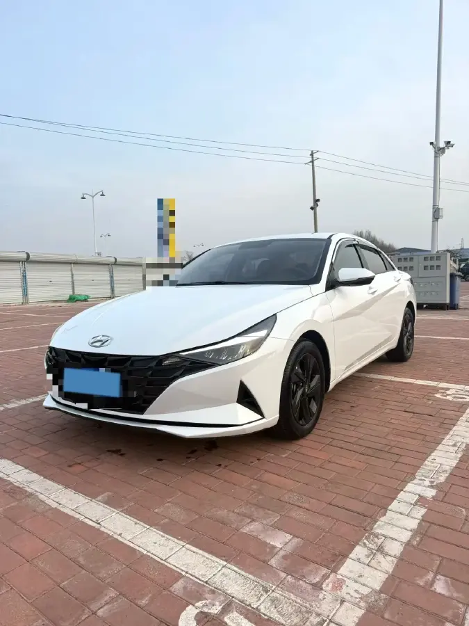 2023 Hyundai Elantra 1.5L 115HP L4 CVT