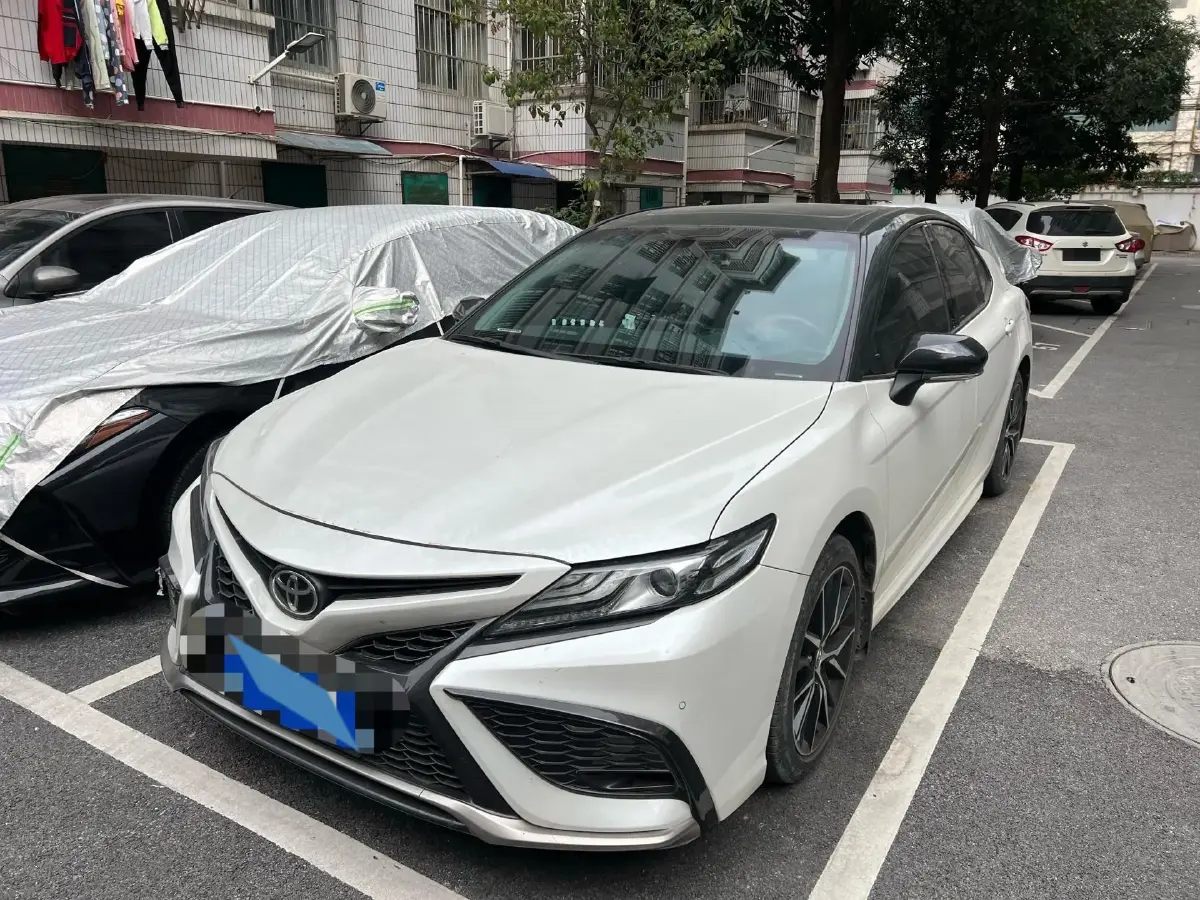 2021 Toyota Camry 2.5L 209HP L4 8AT