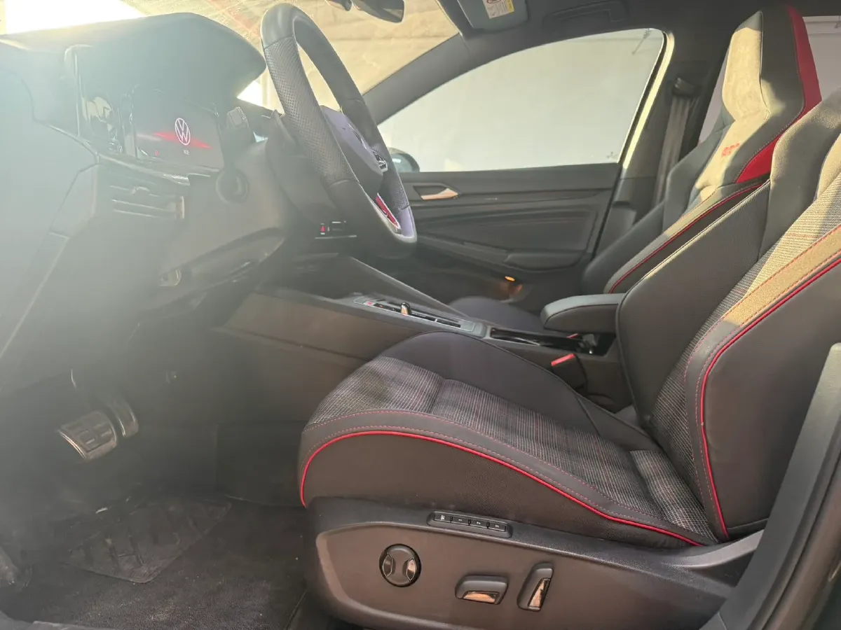 2023 Volkswagen GolfGTI 2.0T 220HP L4 7DCT,autocango,china used car exporter,china ev exporter,chinese used car exporter,chinese used ev exporter