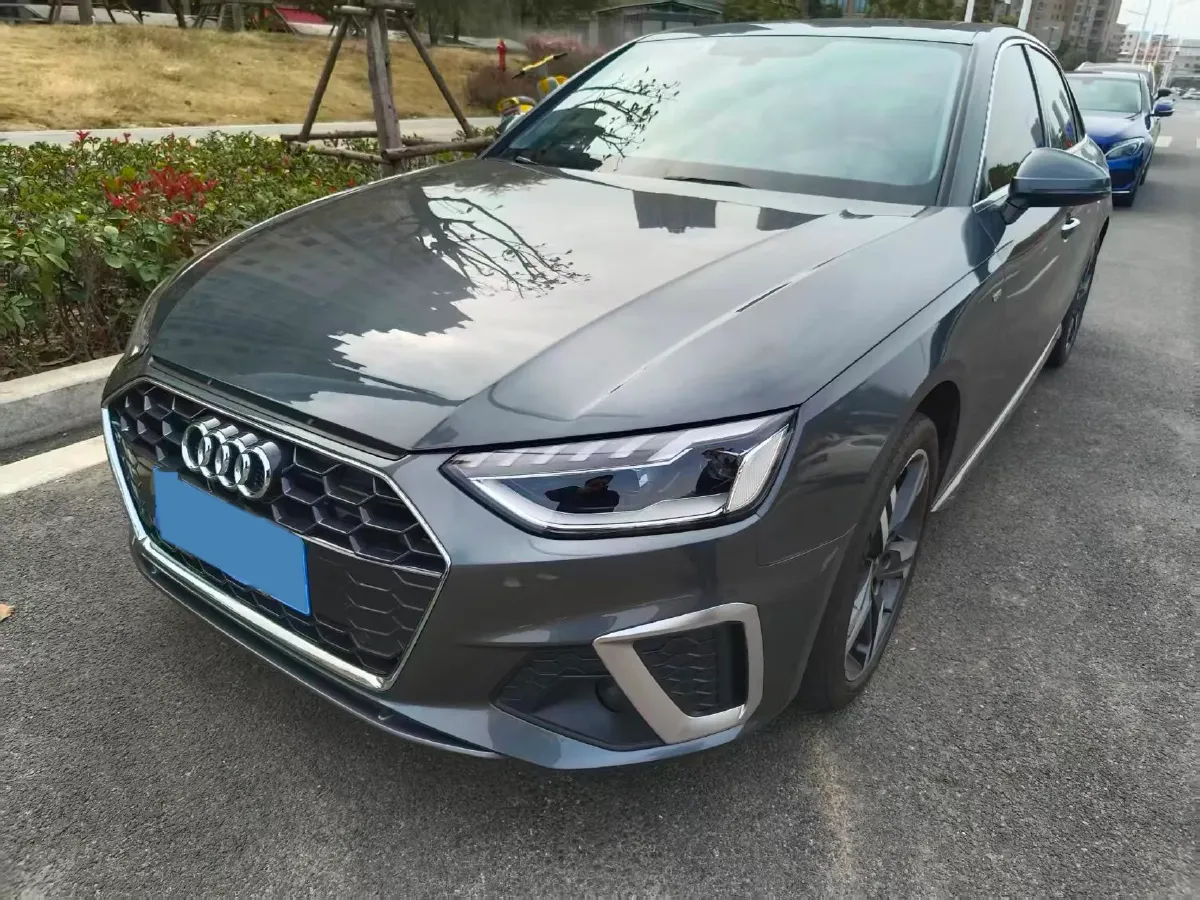 2023 Audi A4L 2.0T 190HP L4 7DCT,autocango,china used car exporter,china ev exporter,chinese used car exporter,chinese used ev exporter