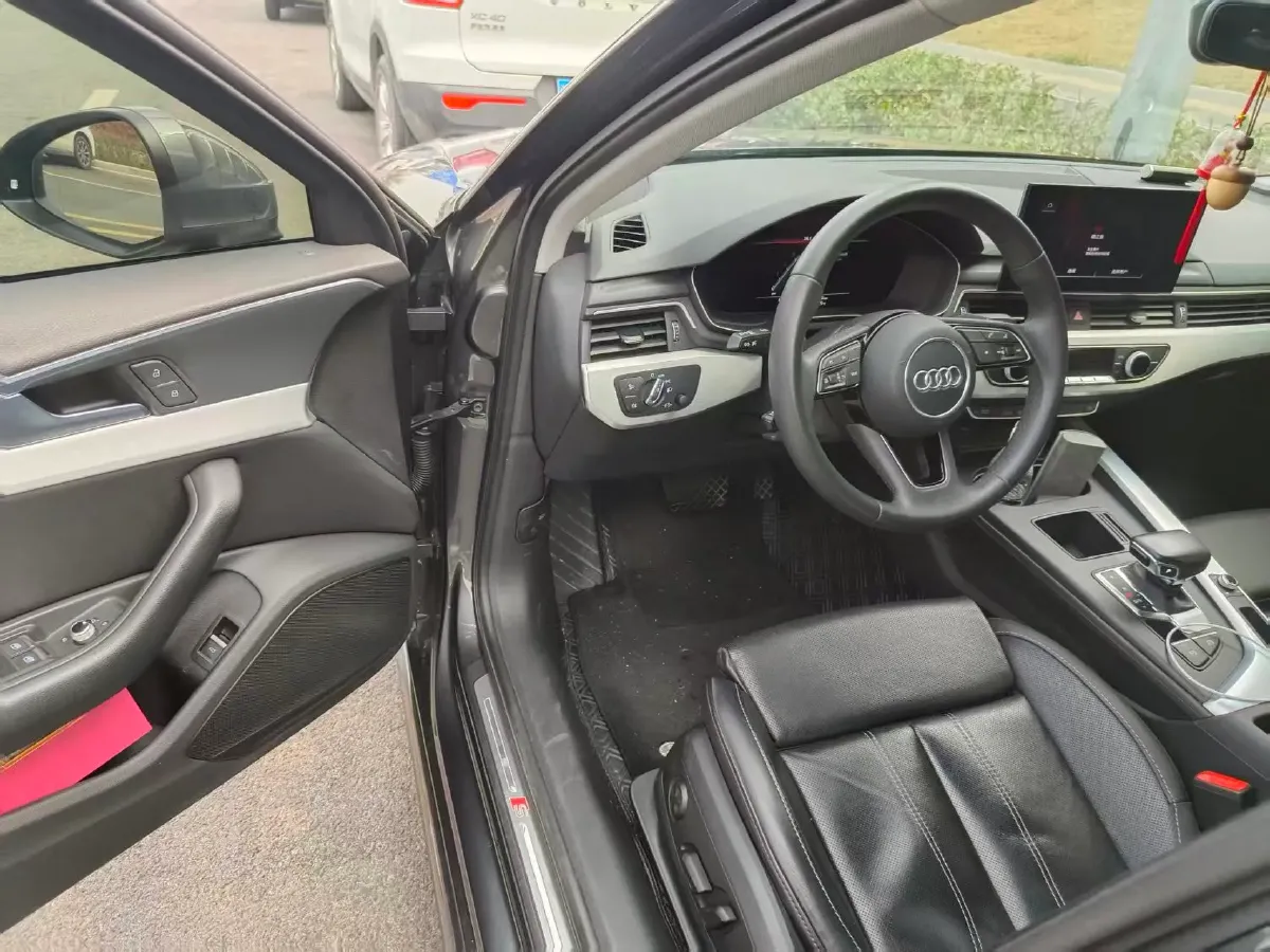 2023 Audi A4L 2.0T 190HP L4 7DCT,autocango,china used car exporter,china ev exporter,chinese used car exporter,chinese used ev exporter