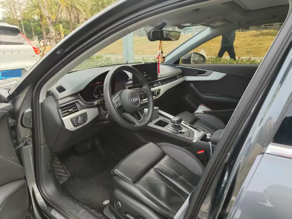 2023 Audi A4L 2.0T 190HP L4 7DCT,autocango,china used car exporter,china ev exporter,chinese used car exporter,chinese used ev exporter