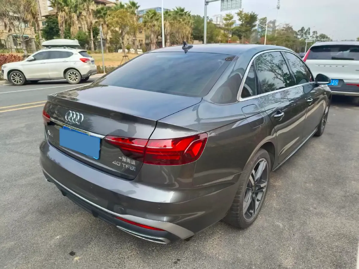 2023 Audi A4L 2.0T 190HP L4 7DCT,autocango,china used car exporter,china ev exporter,chinese used car exporter,chinese used ev exporter