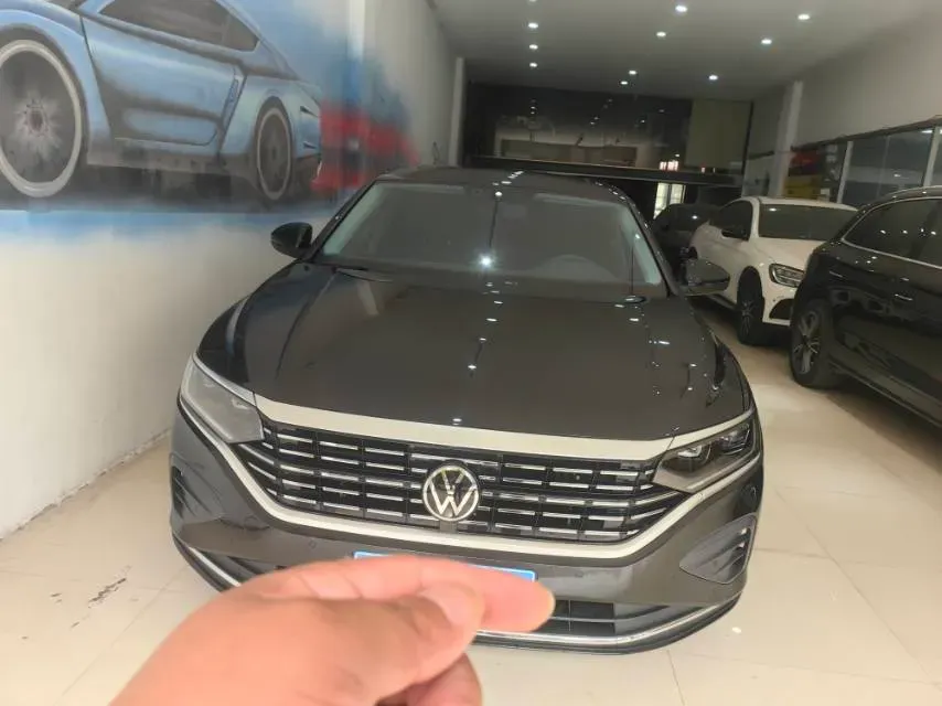 2024 Volkswagen Passat 2.0T 186HP L4 7DCT,autocango,china used car exporter,china ev exporter,chinese used car exporter,chinese used ev exporter