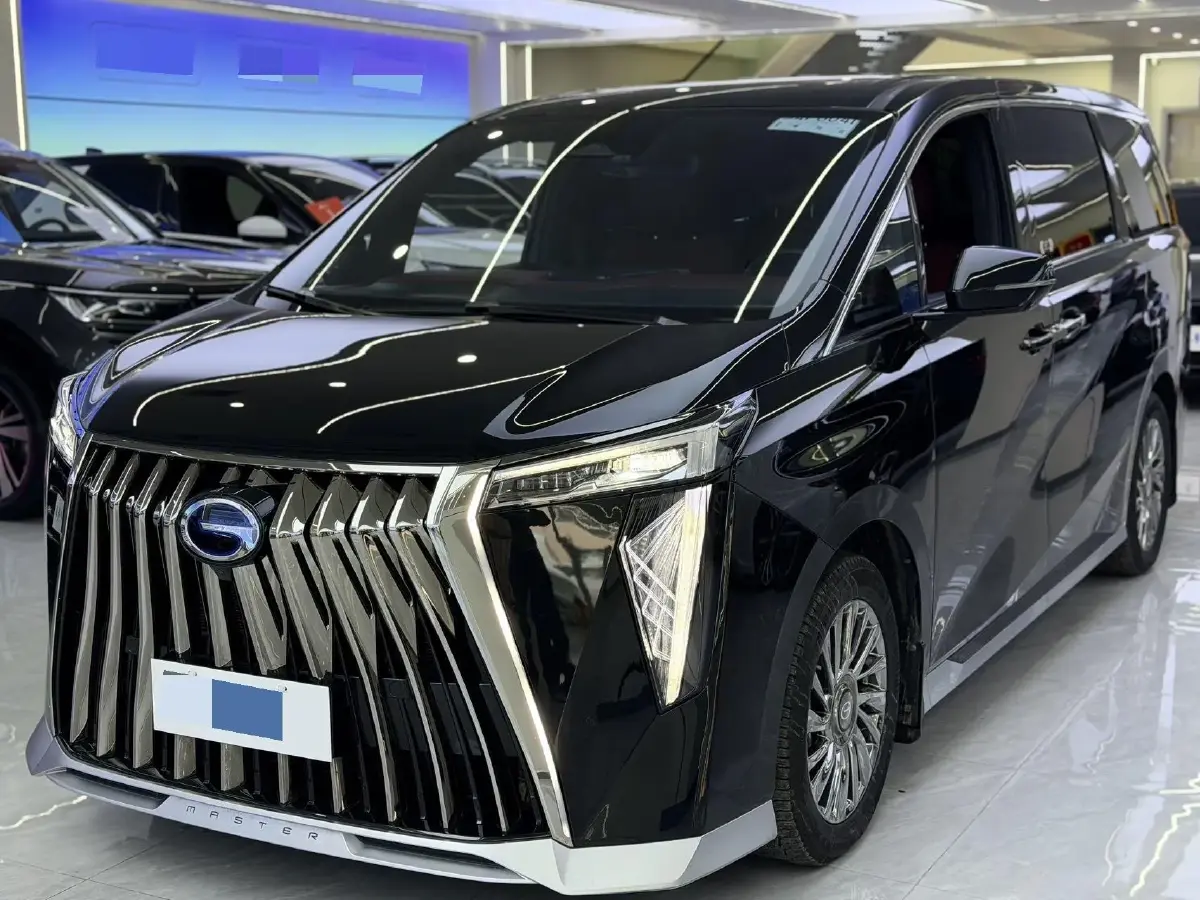 2023 GAC Trumpchi M8 2.0T 190HP L4 E-CVT Hybrid