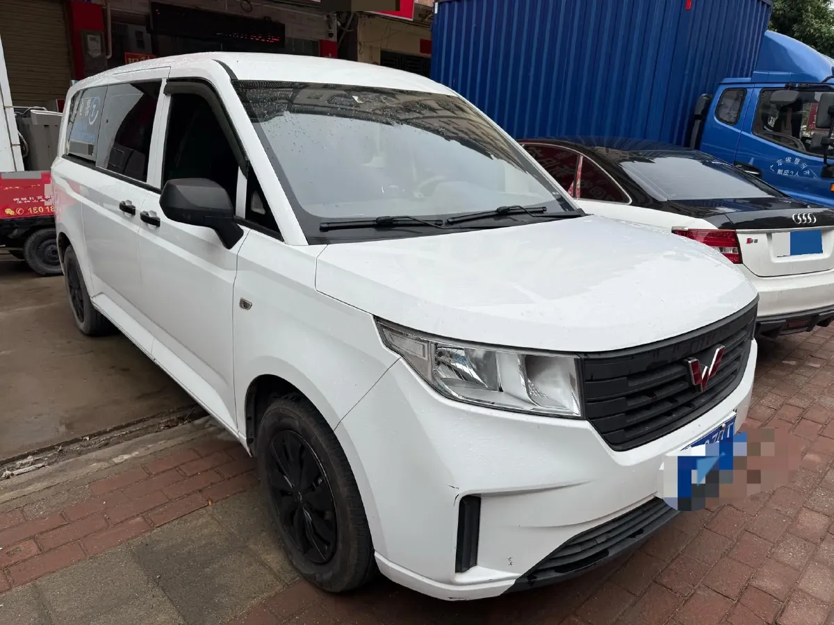 2021 WuLing ZhengChen 1.5T 147HP L4 6MT,autocango,china used car exporter,china ev exporter,chinese used car exporter,chinese used ev exporter