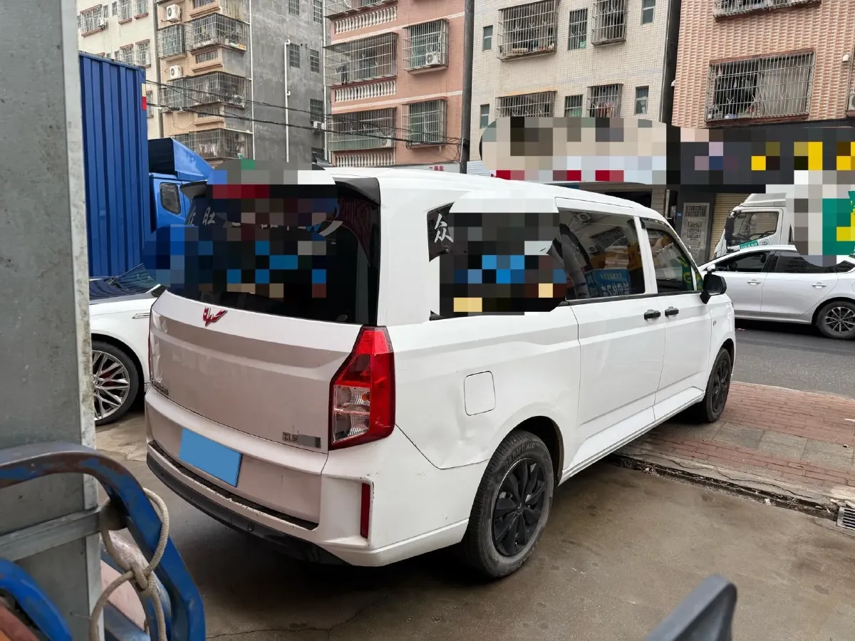 2021 WuLing ZhengChen 1.5T 147HP L4 6MT,autocango,china used car exporter,china ev exporter,chinese used car exporter,chinese used ev exporter