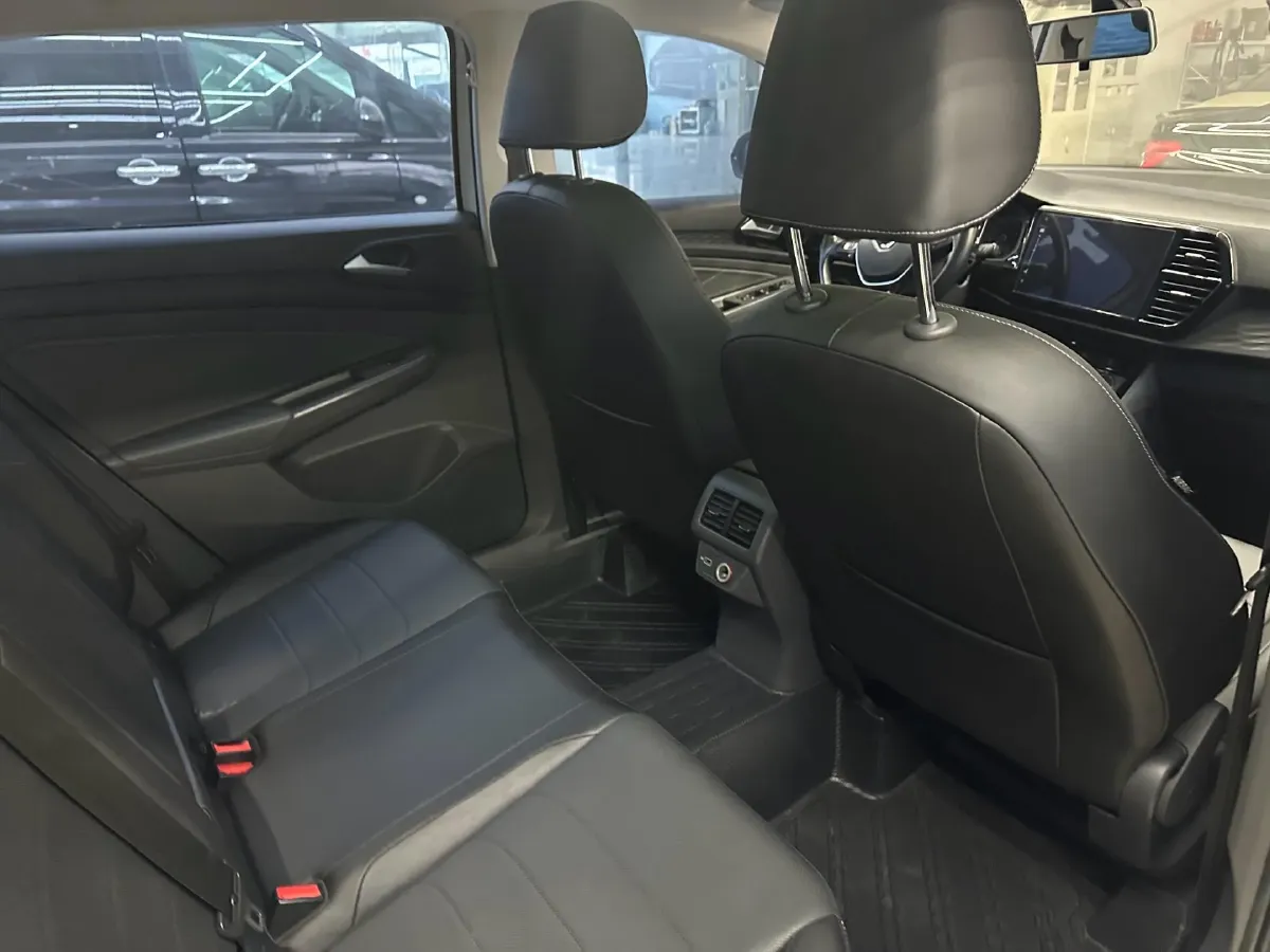 2020 Jetta VS7 1.4T 150HP L4 6AT,autocango,china used car exporter,china ev exporter,chinese used car exporter,chinese used ev exporter