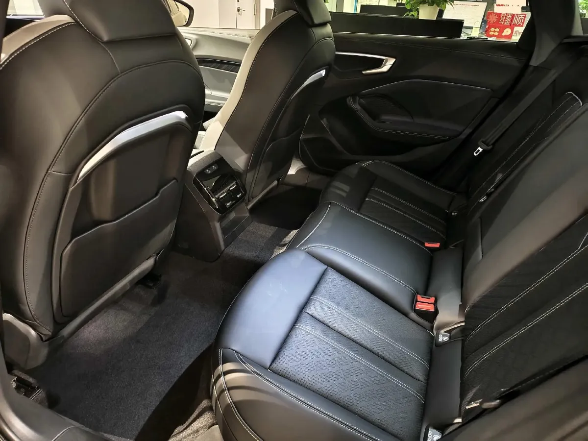 2026 Audi A5L 2.0T 170HP L4 7DCT,autocango,china used car exporter,china ev exporter,chinese used car exporter,chinese used ev exporter