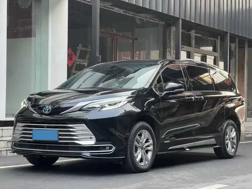 2021 Toyota Sienna 2.5L 192HP L4 E-CVT Hybrid