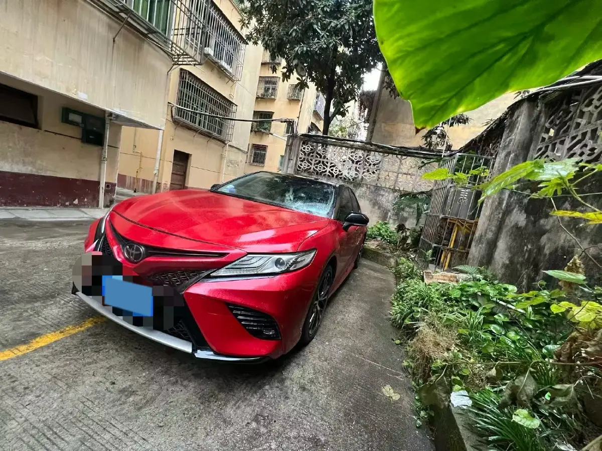 2019 Toyota Camry 2.5L 209HP L4 8AT