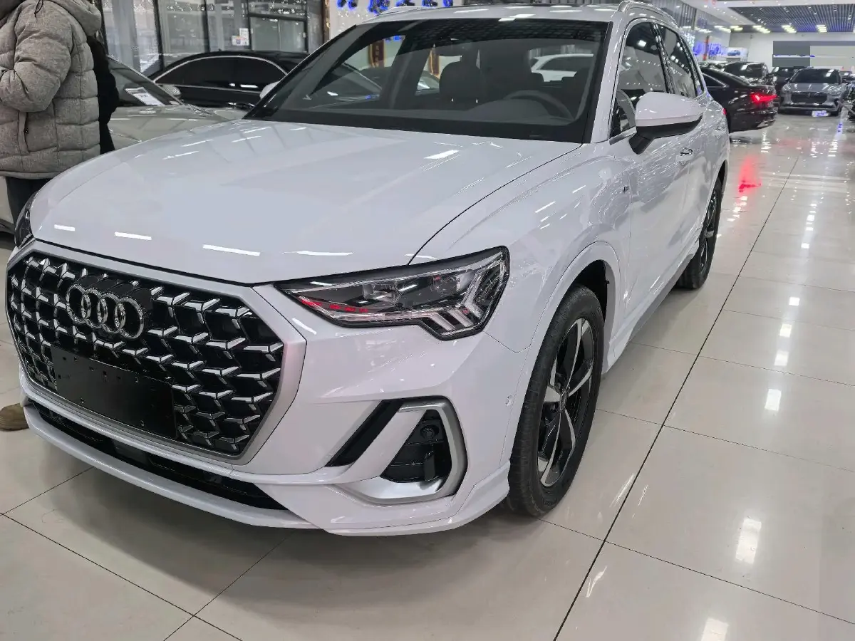 2024 Audi Q3 1.5T 160HP L4 7DCT