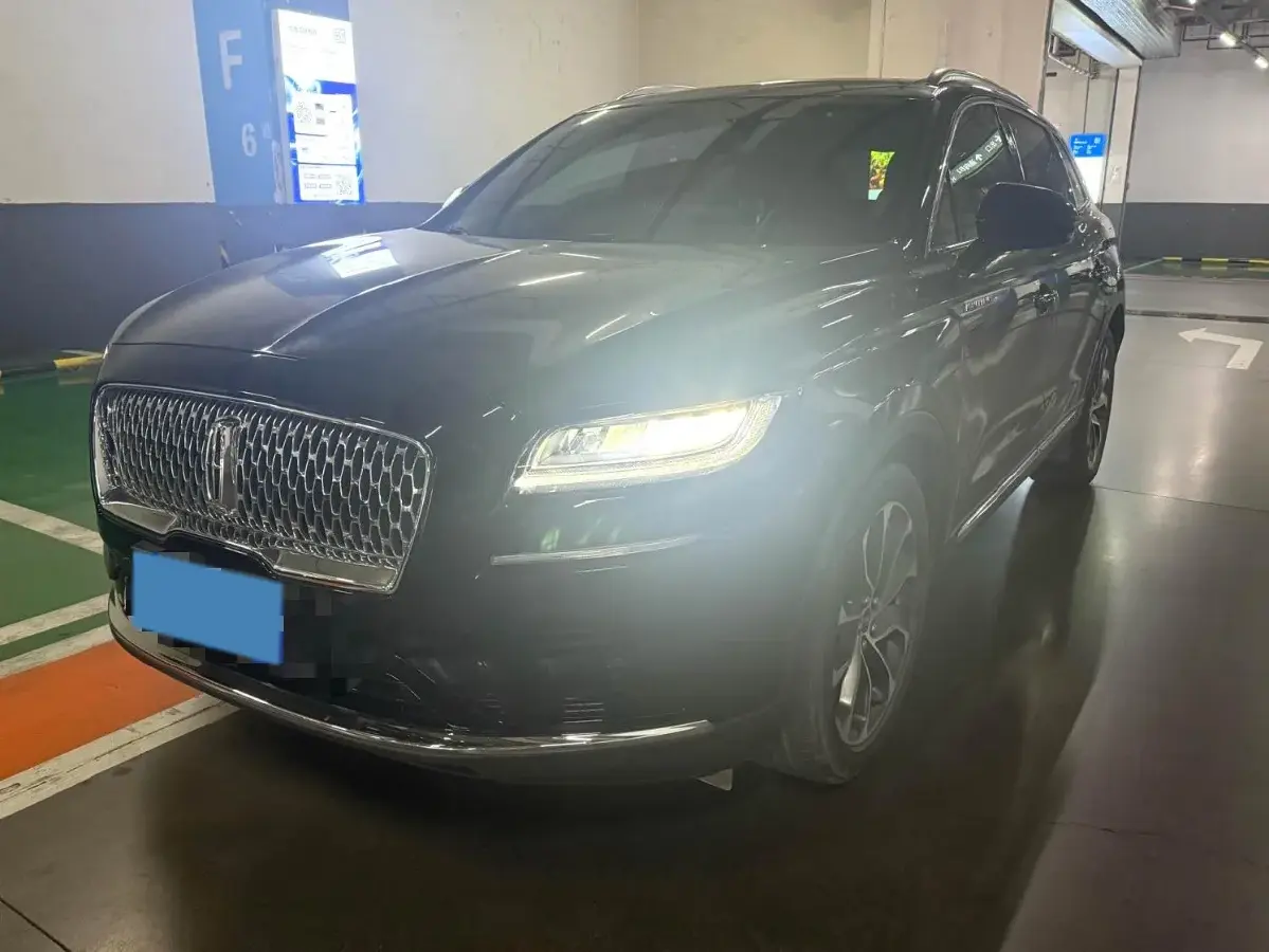 2021 Lincoln Nautilus 2.0T 245HP L4 8AT