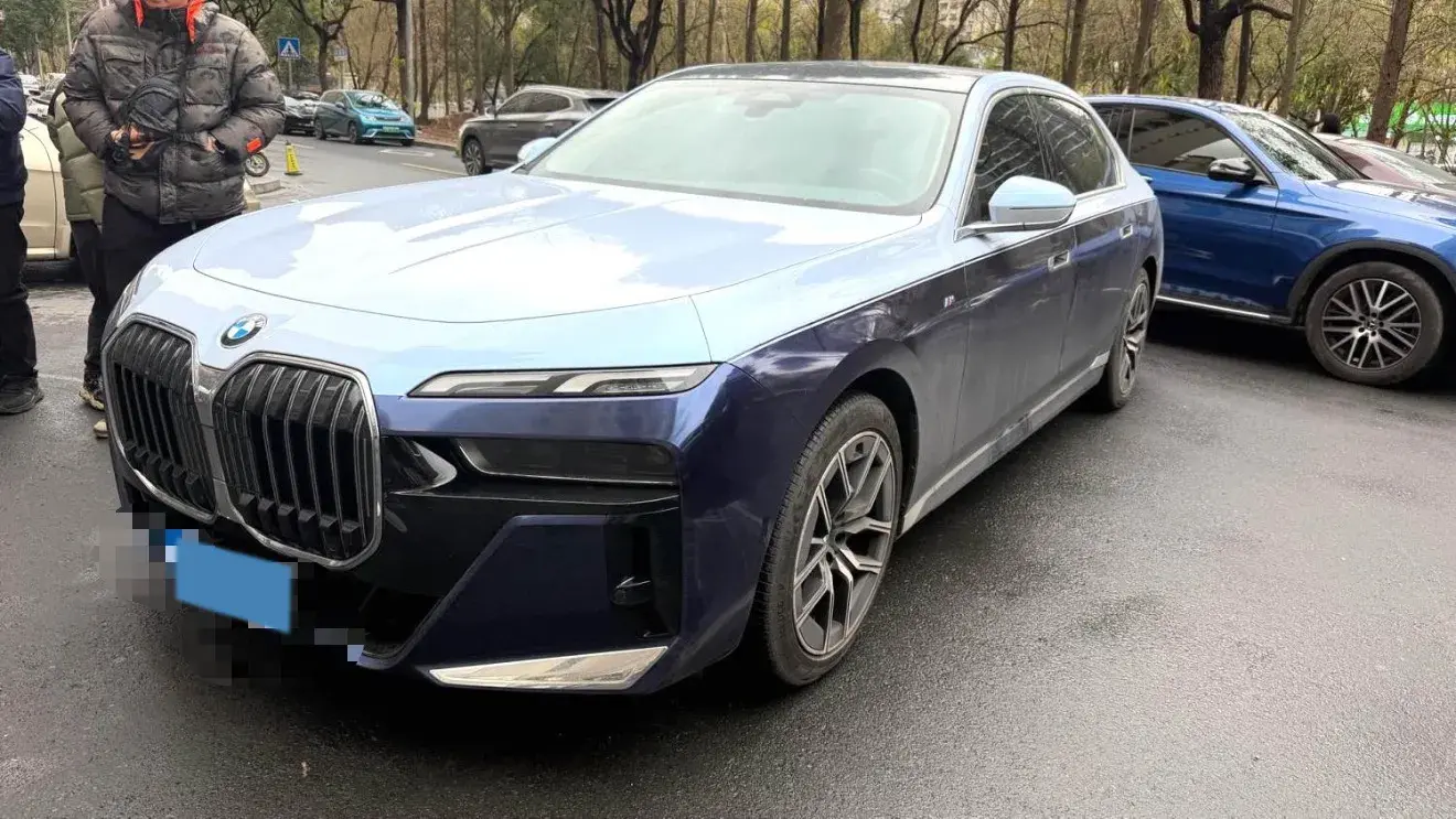 2023 BMW 7 Series 3.0T 272HP L6 8AT