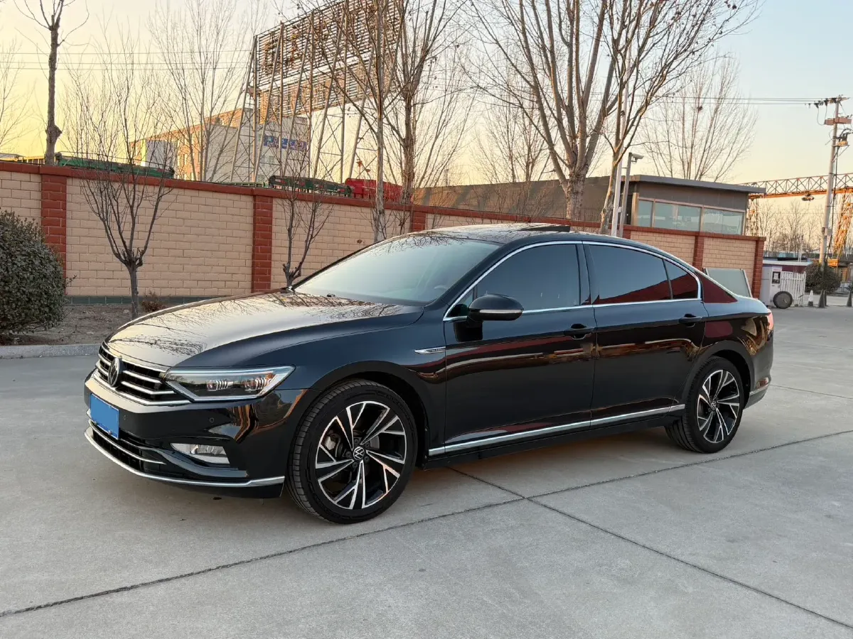 2020 Volkswagen Magotan 2.0T 186HP L4 7DCT,autocango,china used car exporter,china ev exporter,chinese used car exporter,chinese used ev exporter