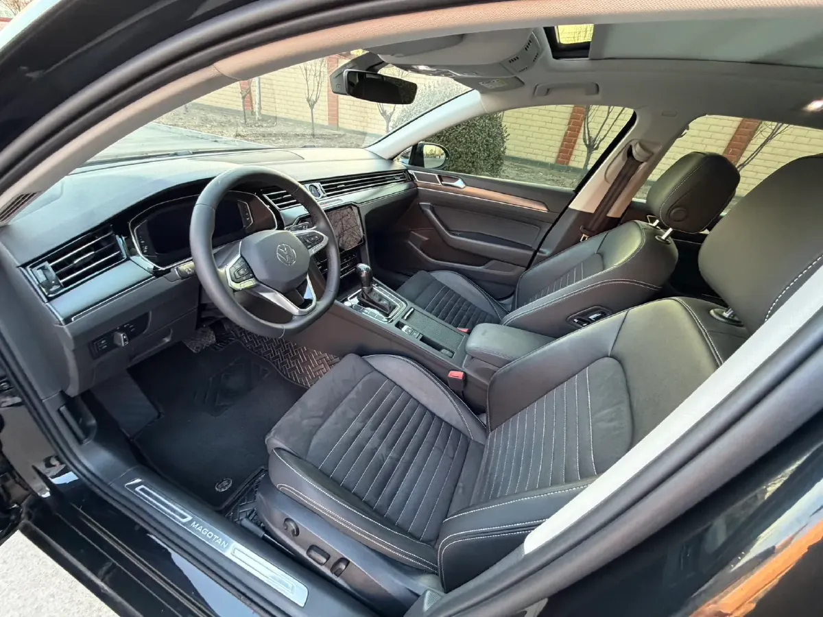 2020 Volkswagen Magotan 2.0T 186HP L4 7DCT,autocango,china used car exporter,china ev exporter,chinese used car exporter,chinese used ev exporter