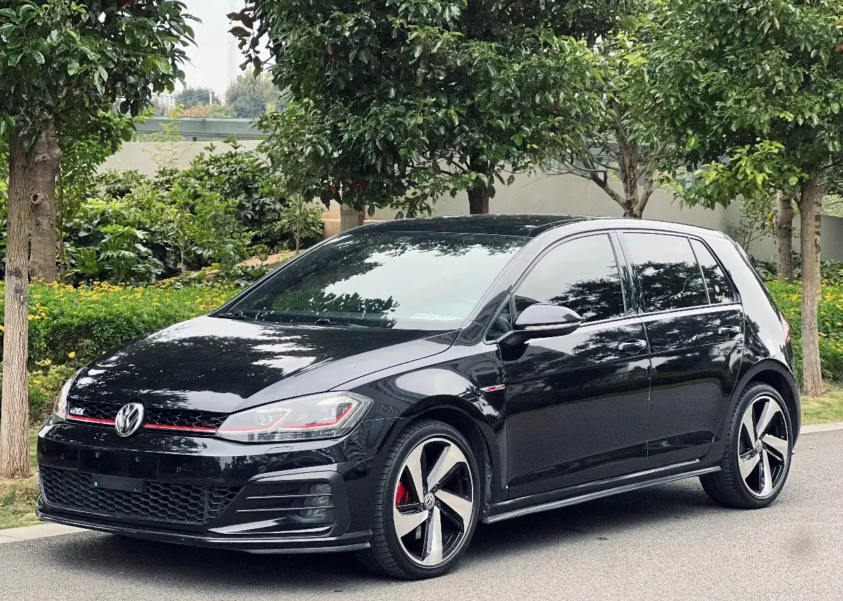 2018 Volkswagen GolfGTI 2.0T 220HP L4 7DCT