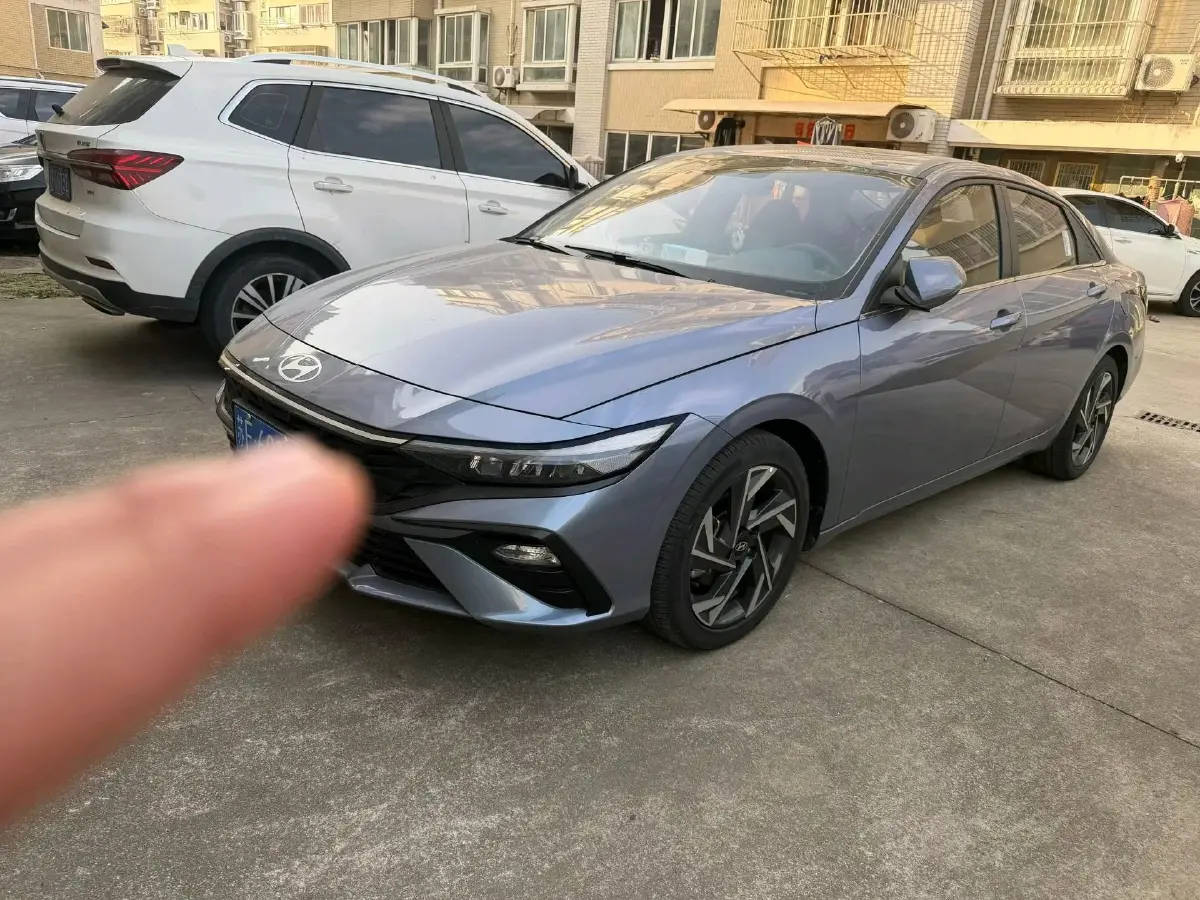 2023 Hyundai Elantra 1.5L 115HP L4 CVT