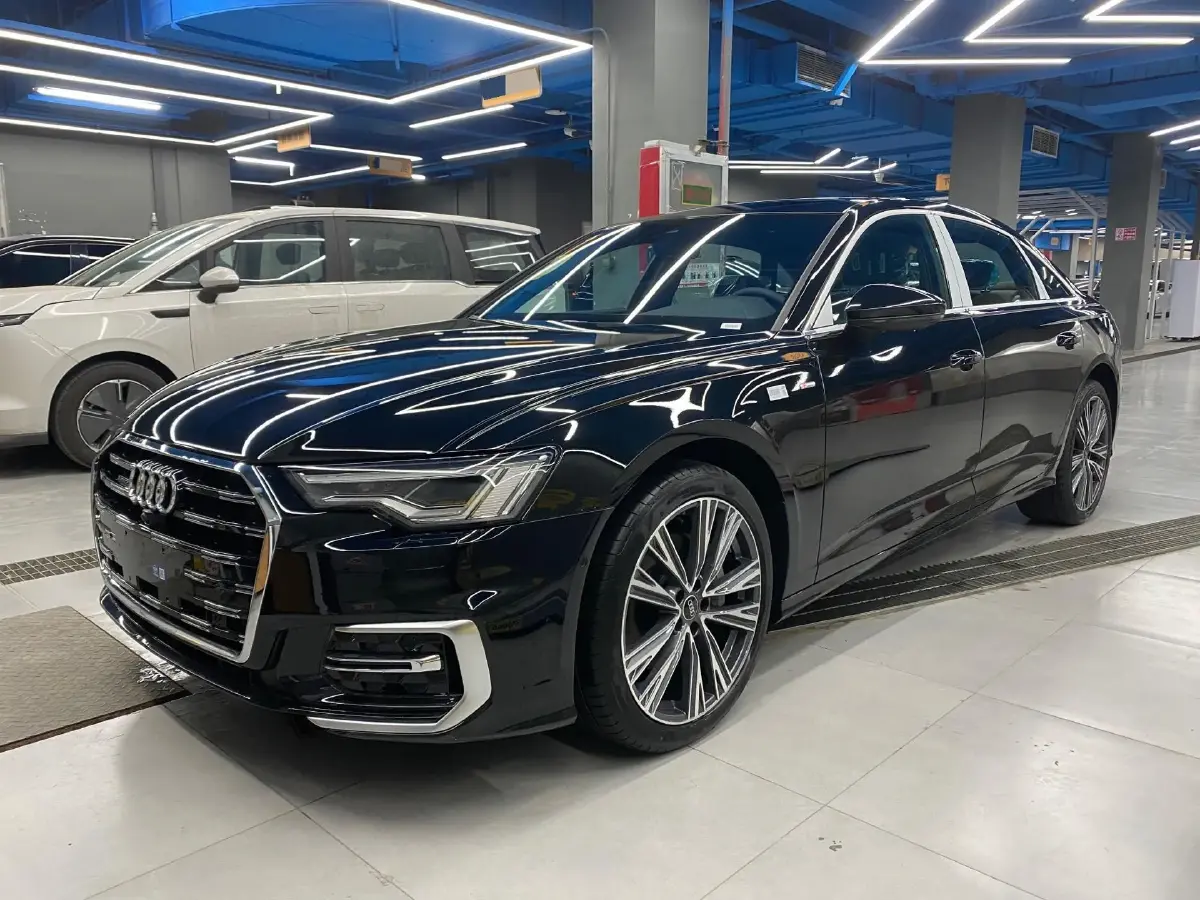 2026 Audi A6L 2.0T 245HP L4 7DCT