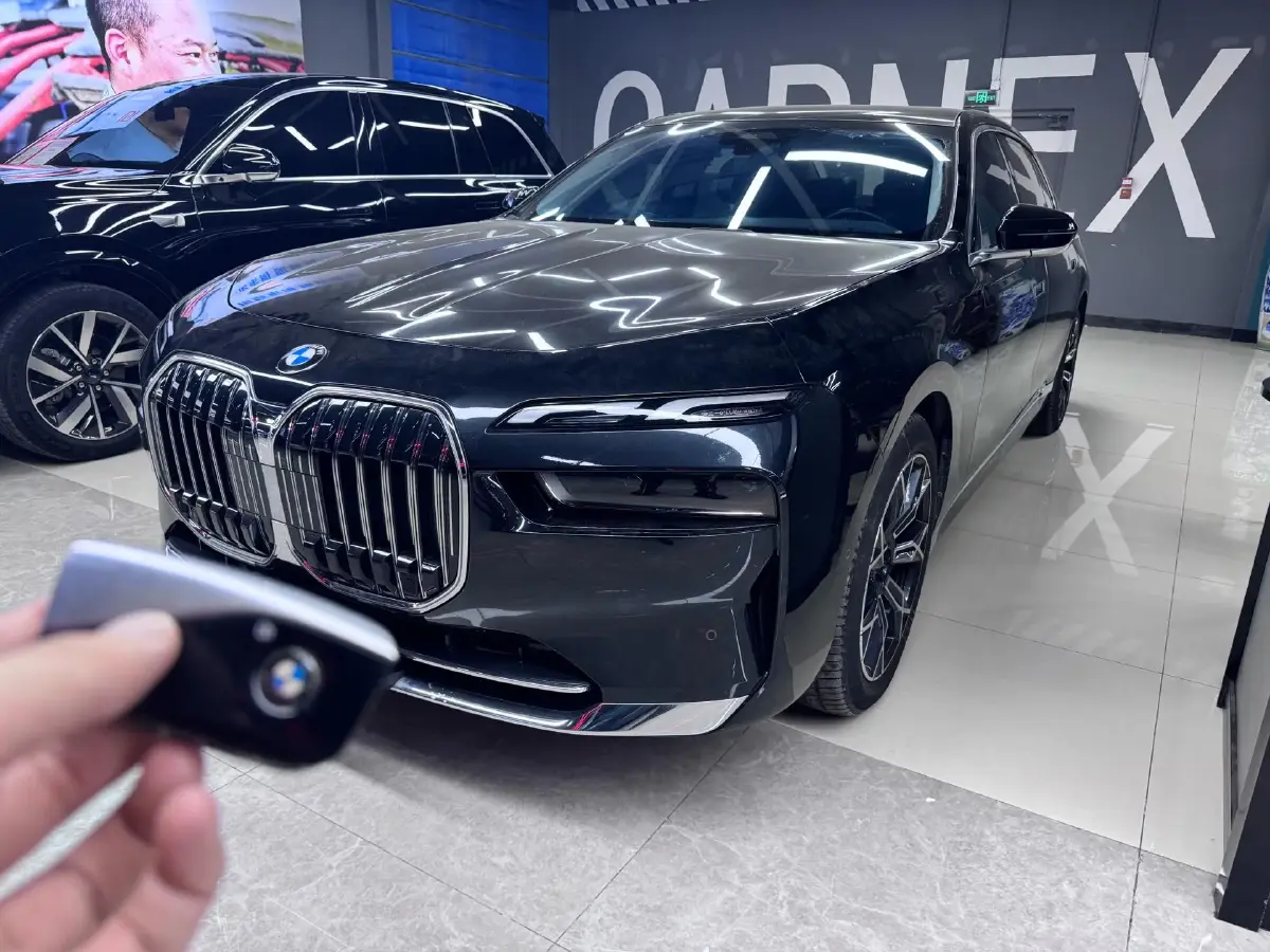 2023 BMW 7 Series 3.0T 272HP L6 8AT