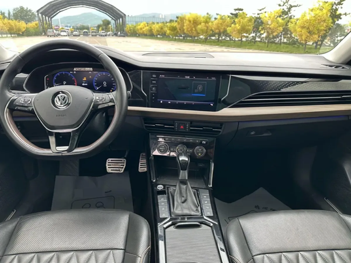 2019 Ford Taurus 2.0T 245HP L4 8AT,autocango,china used car exporter,china ev exporter,chinese used car exporter,chinese used ev exporter