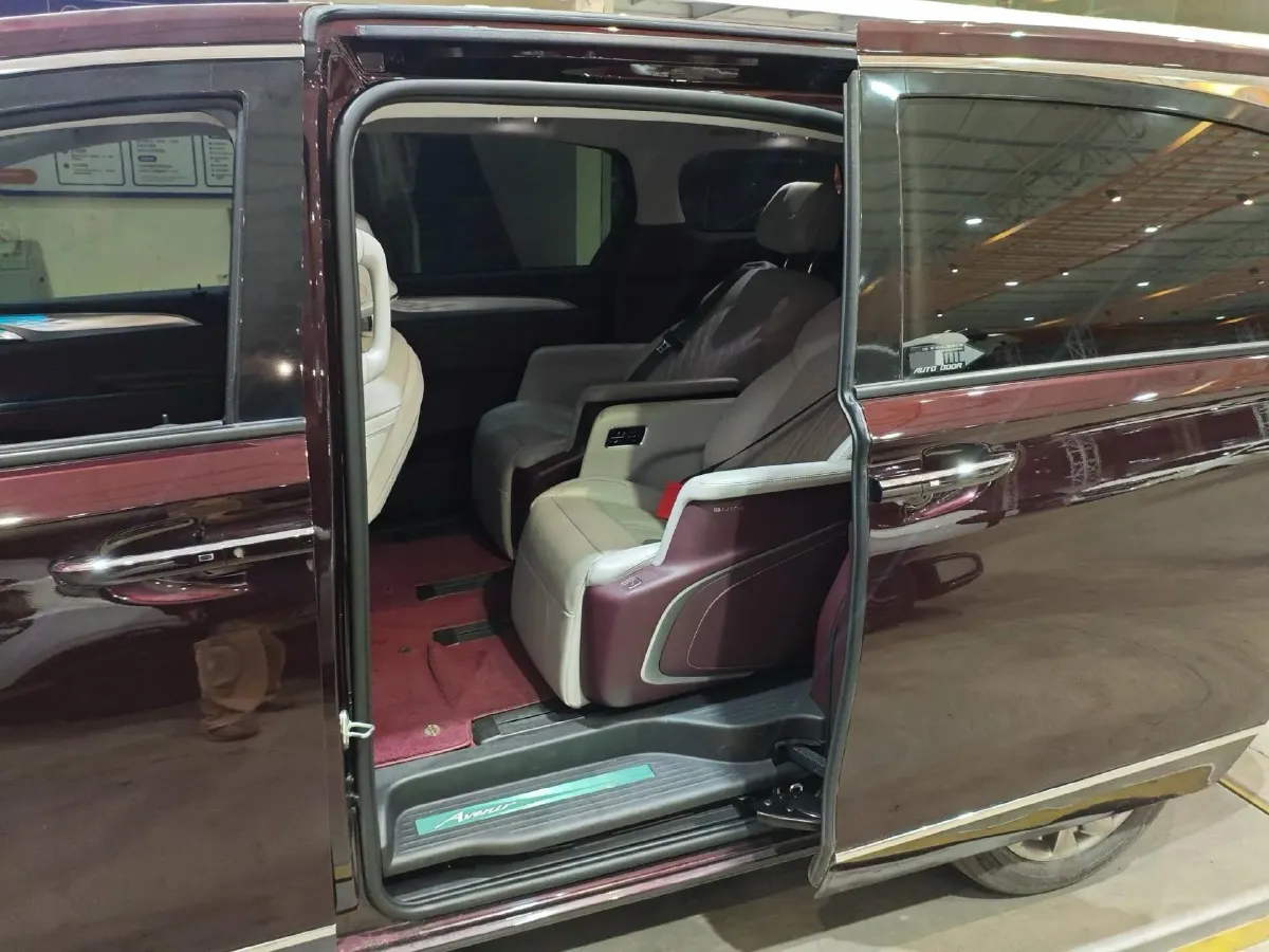 2022 Buick GL8 2.0T 237HP L4 9AT,autocango,china used car exporter,china ev exporter,chinese used car exporter,chinese used ev exporter