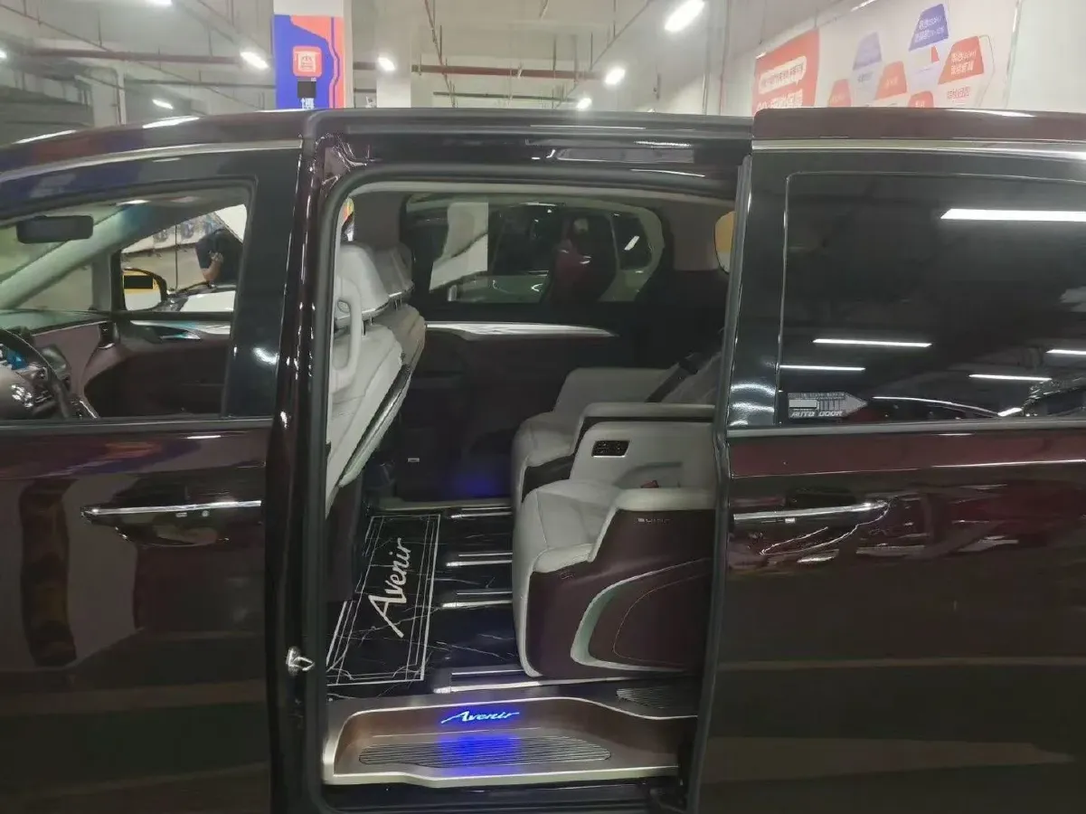 2022 Buick GL8 2.0T 237HP L4 9AT,autocango,china used car exporter,china ev exporter,chinese used car exporter,chinese used ev exporter