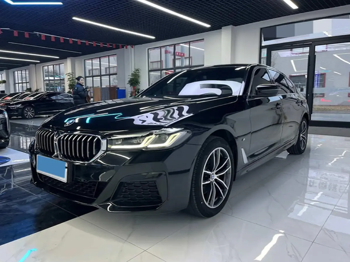 2022 BMW 5 Series 2.0T 184HP L4 8AT