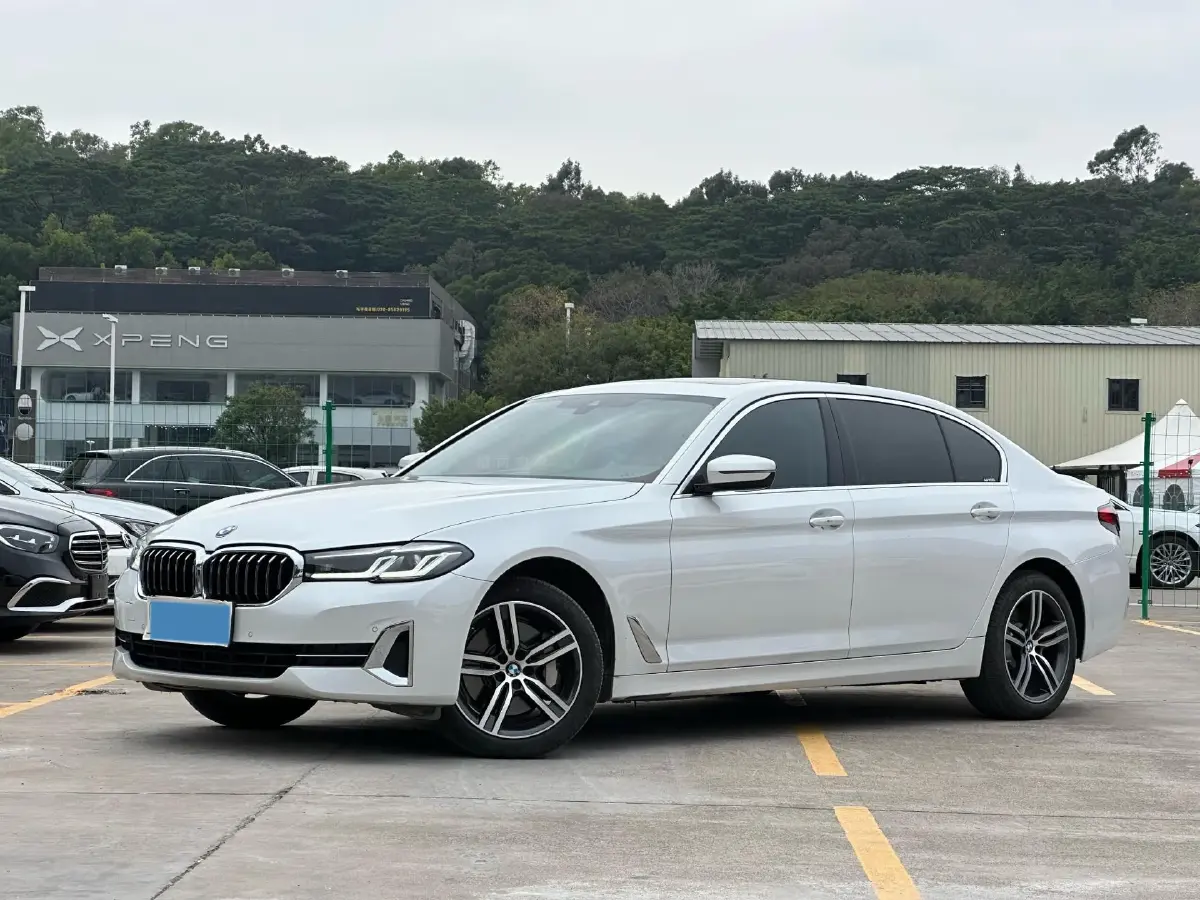 2023 BMW 5 Series 2.0T 245HP L4 8AT