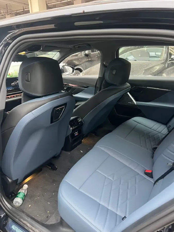 2025 BMW i5 BEV 96.96KWH,autocango,china used car exporter,china ev exporter,chinese used car exporter,chinese used ev exporter